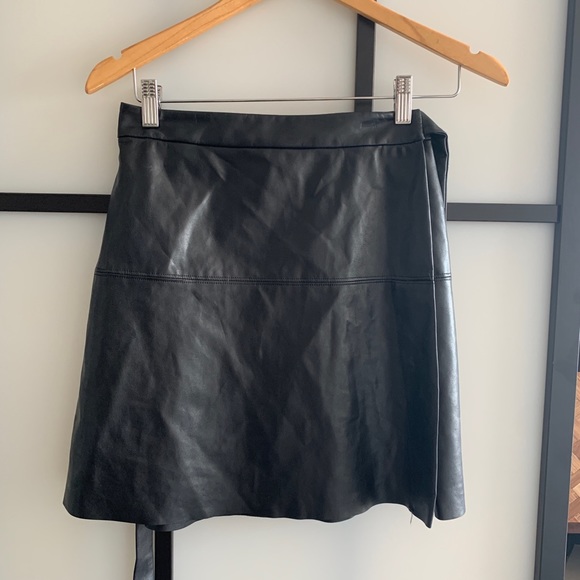 Aritzia Wilfred vegan leather wrap skirt - Picture 3 of 5